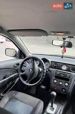 Внедорожник / Кроссовер Mitsubishi Outlander 2006 в 