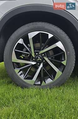 Внедорожник / Кроссовер Mitsubishi Outlander 2023 в 
