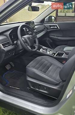Внедорожник / Кроссовер Mitsubishi Outlander 2023 в 