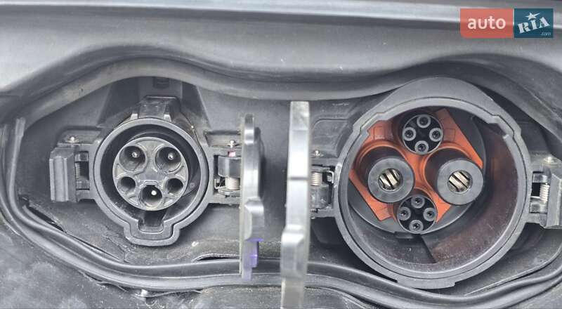 Позашляховик / Кросовер Mitsubishi Outlander 2023 в Кривому Розі