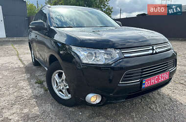 Внедорожник / Кроссовер Mitsubishi Outlander 2013 в Нововолынске