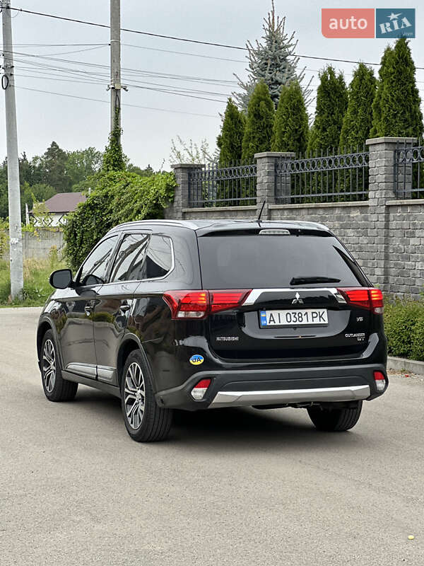 Позашляховик / Кросовер Mitsubishi Outlander 2015 в Білій Церкві