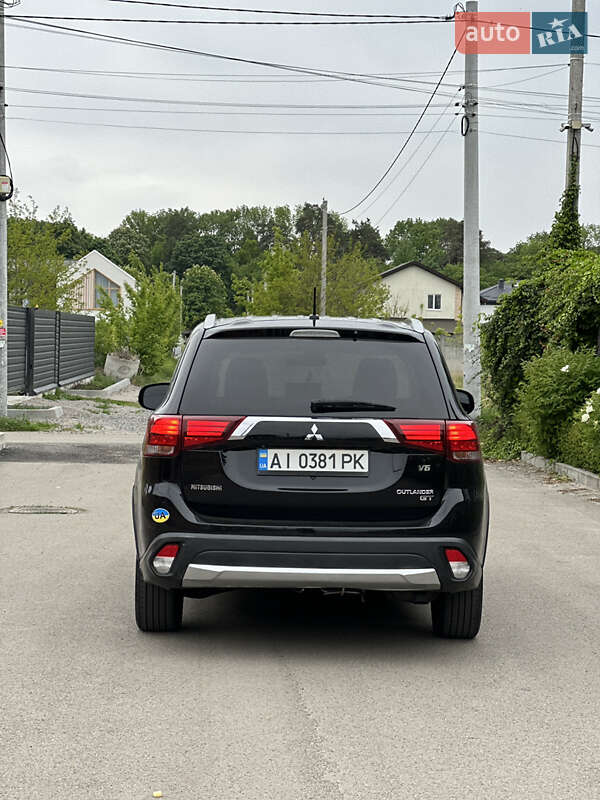 Позашляховик / Кросовер Mitsubishi Outlander 2015 в Білій Церкві