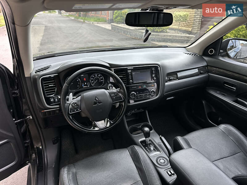 Позашляховик / Кросовер Mitsubishi Outlander 2015 в Білій Церкві