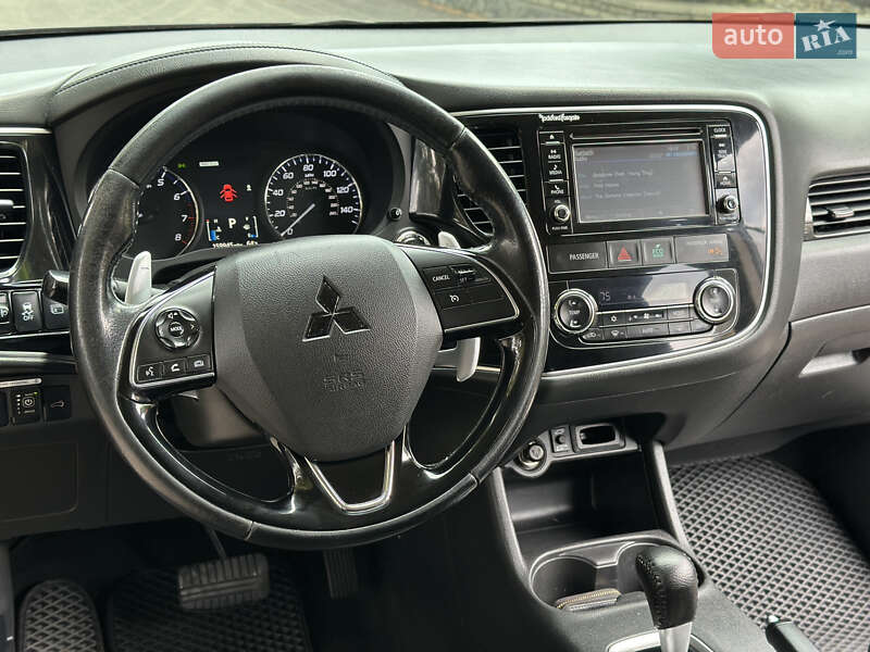 Позашляховик / Кросовер Mitsubishi Outlander 2015 в Білій Церкві