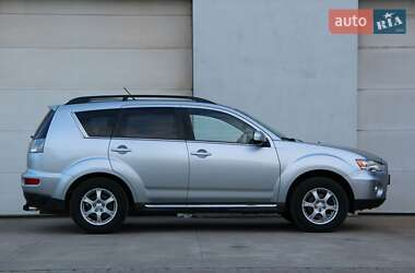 Позашляховик / Кросовер Mitsubishi Outlander 2011 в 