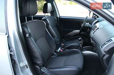 Позашляховик / Кросовер Mitsubishi Outlander 2011 в 