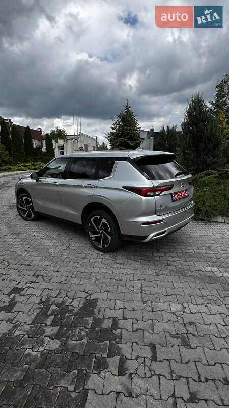 Позашляховик / Кросовер Mitsubishi Outlander 2021 в Дніпрі