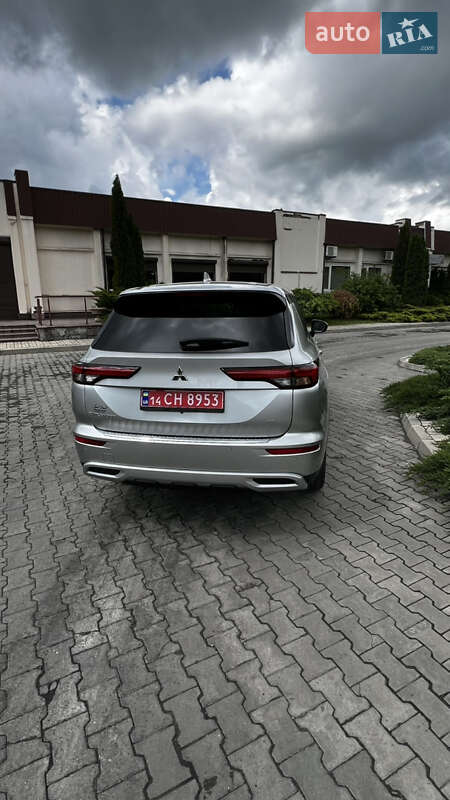 Позашляховик / Кросовер Mitsubishi Outlander 2021 в Дніпрі