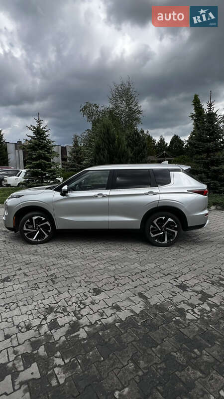 Позашляховик / Кросовер Mitsubishi Outlander 2021 в Дніпрі