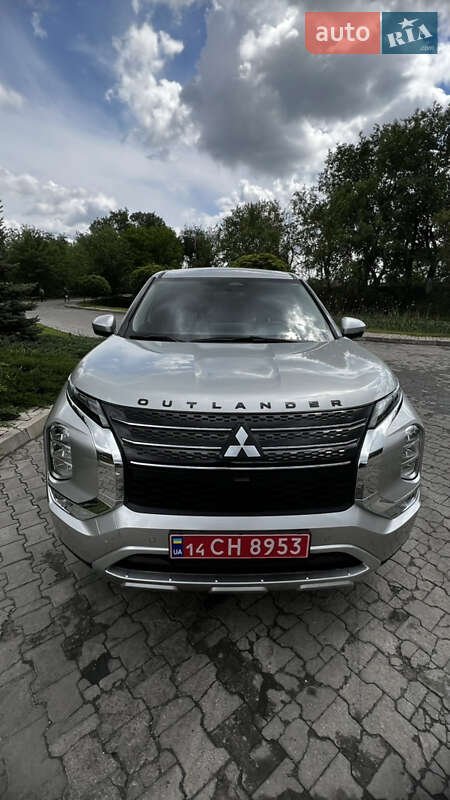Позашляховик / Кросовер Mitsubishi Outlander 2021 в Дніпрі