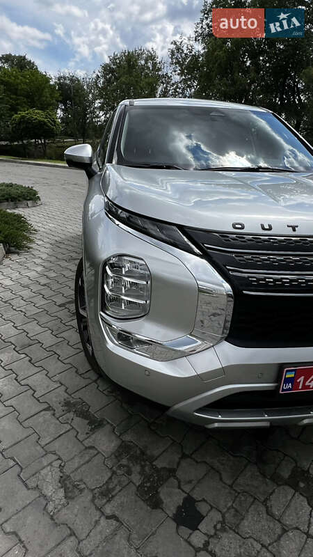 Позашляховик / Кросовер Mitsubishi Outlander 2021 в Дніпрі