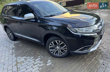 Внедорожник / Кроссовер Mitsubishi Outlander 2016 в Яремче