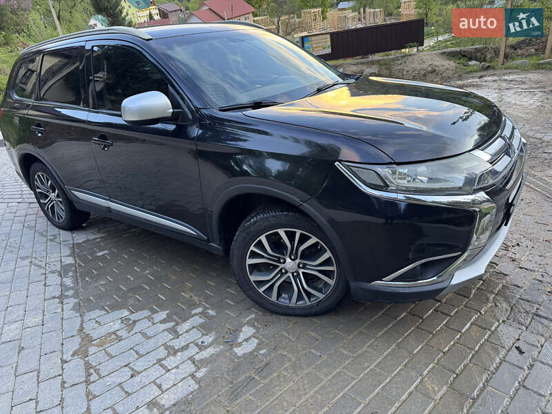 Mitsubishi Outlander 2016