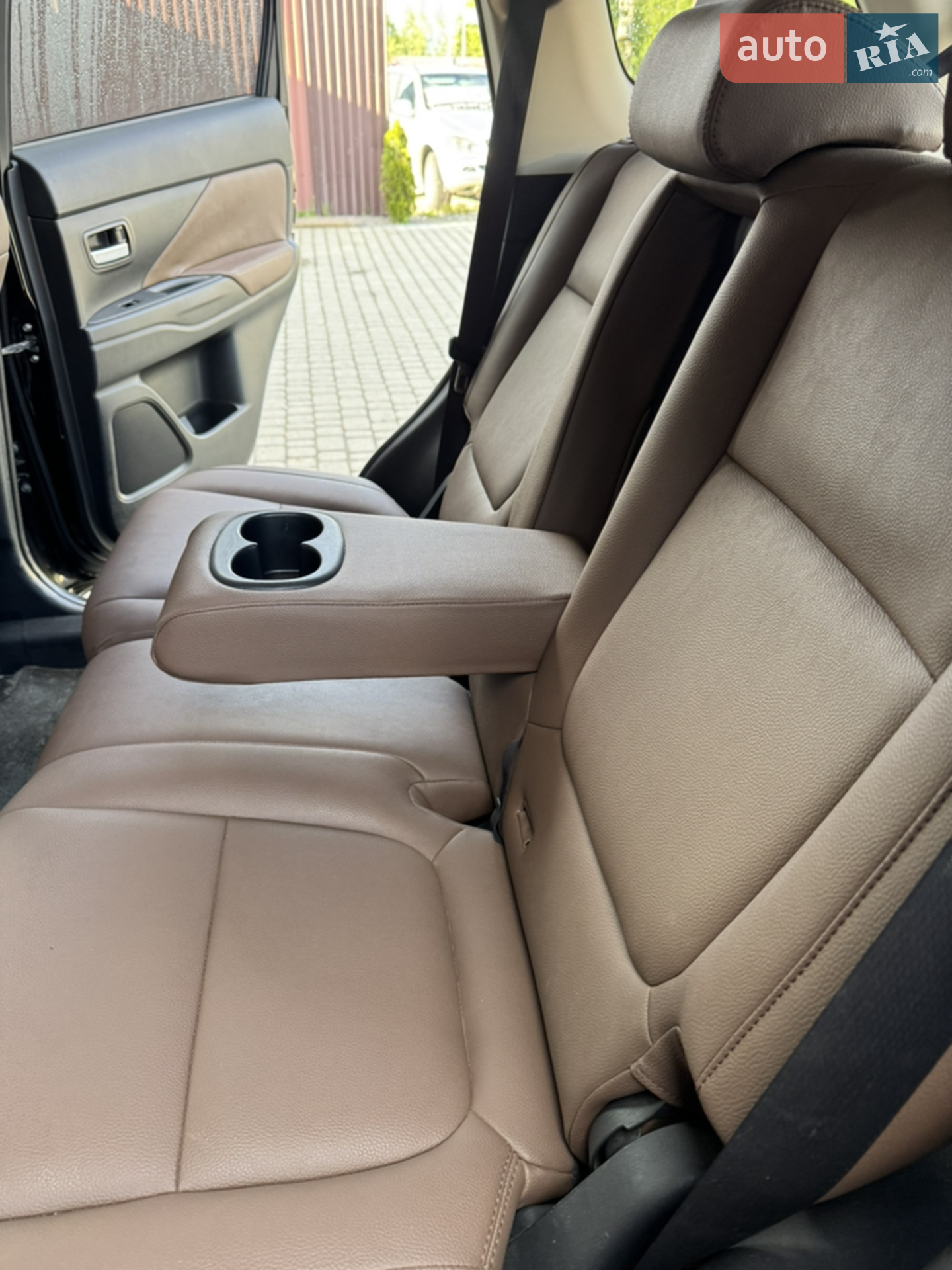 2016 Mitsubishi Outlander - мініатюра 12