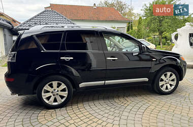 Внедорожник / Кроссовер Mitsubishi Outlander 2009 в 