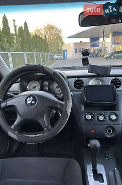 Позашляховик / Кросовер Mitsubishi Outlander 2006 в 