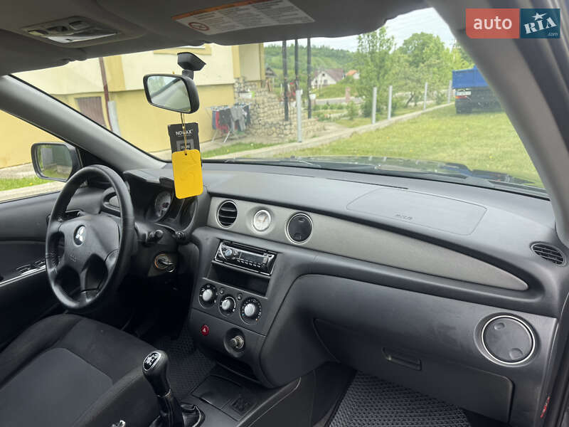 Внедорожник / Кроссовер Mitsubishi Outlander 2006 в Надворной