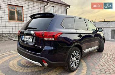 Внедорожник / Кроссовер Mitsubishi Outlander 2017 в 