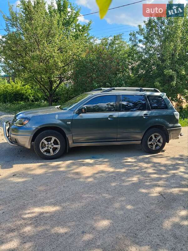 Позашляховик / Кросовер Mitsubishi Outlander 2003 в Харкові