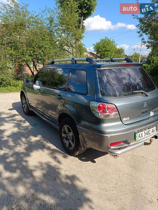 Позашляховик / Кросовер Mitsubishi Outlander 2003 в Харкові