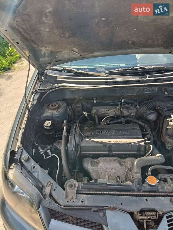 Позашляховик / Кросовер Mitsubishi Outlander 2003 в Харкові