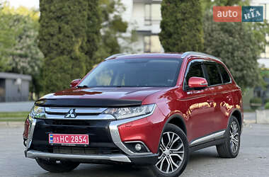 Внедорожник / Кроссовер Mitsubishi Outlander 2016 в Дубно