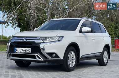 Mitsubishi Outlander 2021