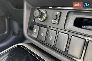 Внедорожник / Кроссовер Mitsubishi Outlander 2021 в 