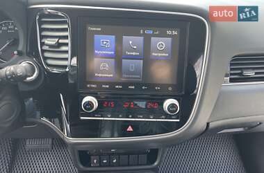 Внедорожник / Кроссовер Mitsubishi Outlander 2021 в 