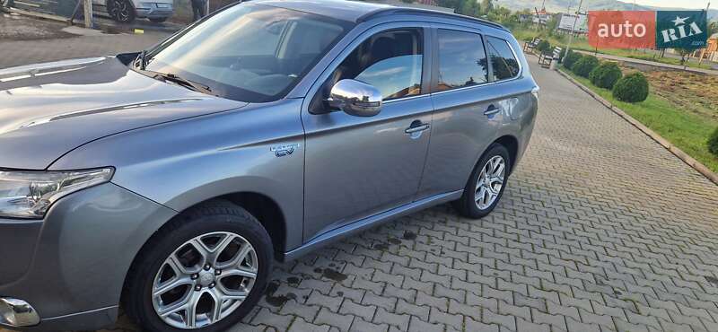 Mitsubishi Outlander 2014