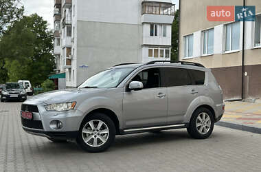 Позашляховик / Кросовер Mitsubishi Outlander 2011 в 