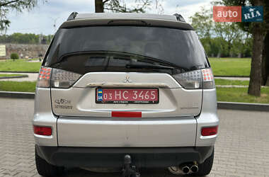 Позашляховик / Кросовер Mitsubishi Outlander 2011 в 