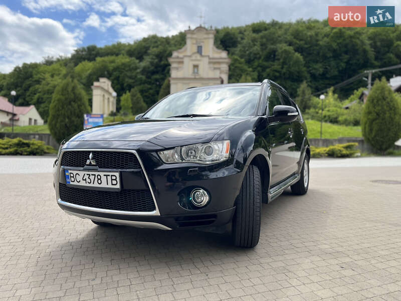 Позашляховик / Кросовер Mitsubishi Outlander 2011 в Львові