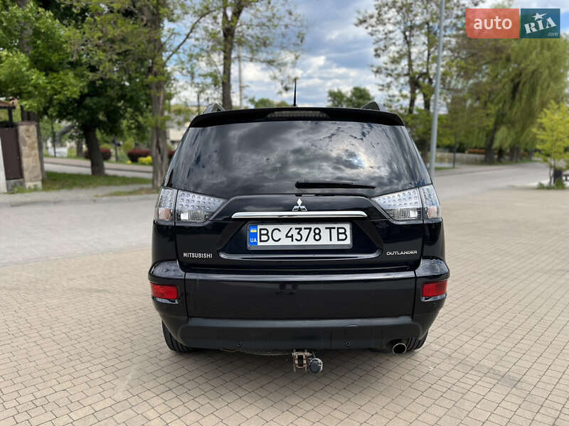 Позашляховик / Кросовер Mitsubishi Outlander 2011 в Львові