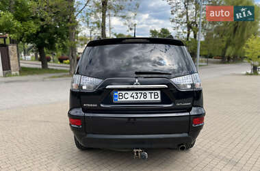 Внедорожник / Кроссовер Mitsubishi Outlander 2011 в 