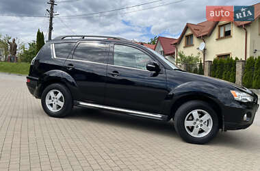 Внедорожник / Кроссовер Mitsubishi Outlander 2011 в 