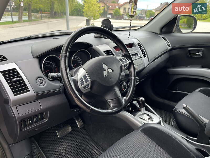 Позашляховик / Кросовер Mitsubishi Outlander 2011 в Львові