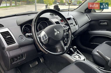Внедорожник / Кроссовер Mitsubishi Outlander 2011 в 