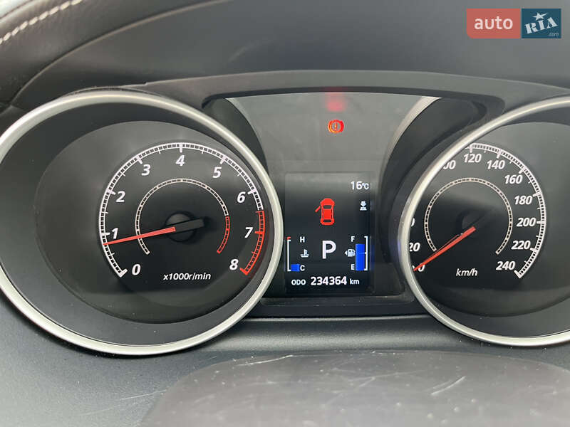 Позашляховик / Кросовер Mitsubishi Outlander 2011 в Львові