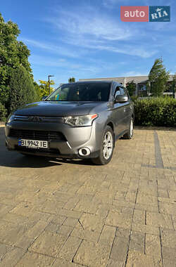 Внедорожник / Кроссовер Mitsubishi Outlander 2013 в Кременчуге