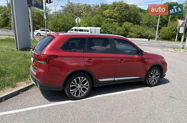 Позашляховик / Кросовер Mitsubishi Outlander 2016 в Дніпрі