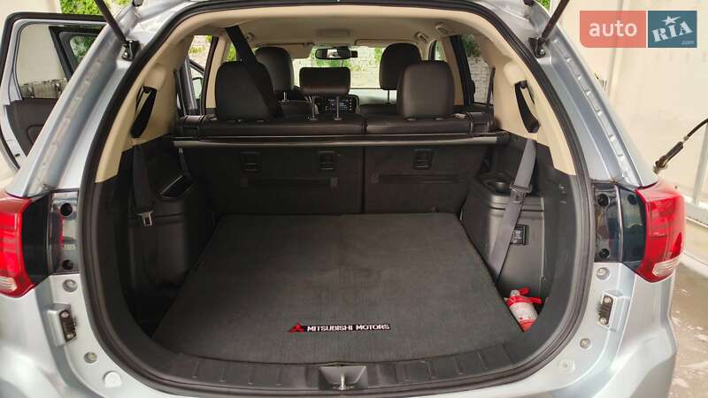 Внедорожник / Кроссовер Mitsubishi Outlander 2017 в Виннице
