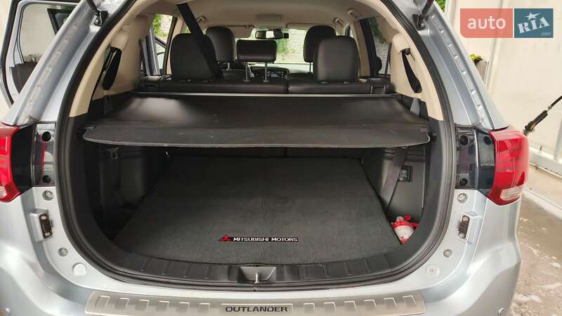 Внедорожник / Кроссовер Mitsubishi Outlander 2017 в Виннице