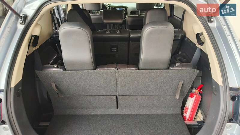 Внедорожник / Кроссовер Mitsubishi Outlander 2017 в Виннице
