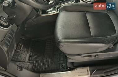 Внедорожник / Кроссовер Mitsubishi Outlander 2017 в 