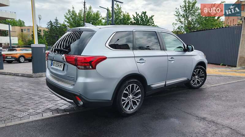 Внедорожник / Кроссовер Mitsubishi Outlander 2017 в Виннице