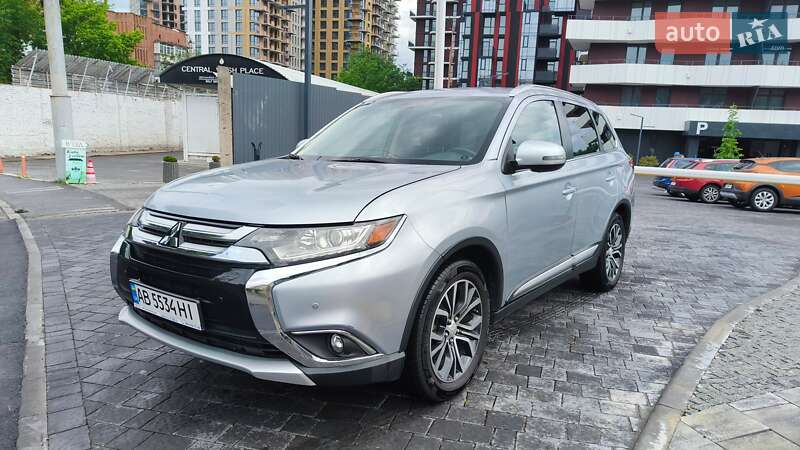 Внедорожник / Кроссовер Mitsubishi Outlander 2017 в Виннице