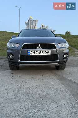 Внедорожник / Кроссовер Mitsubishi Outlander 2010 в 