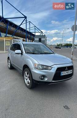 Внедорожник / Кроссовер Mitsubishi Outlander 2010 в 